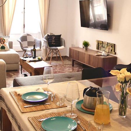 Gatu Premium Villa Aramburu, " Preferente Mayores De 25 Anos Y Familias " إل بويرتو دي سانتا ماريا المظهر الخارجي الصورة