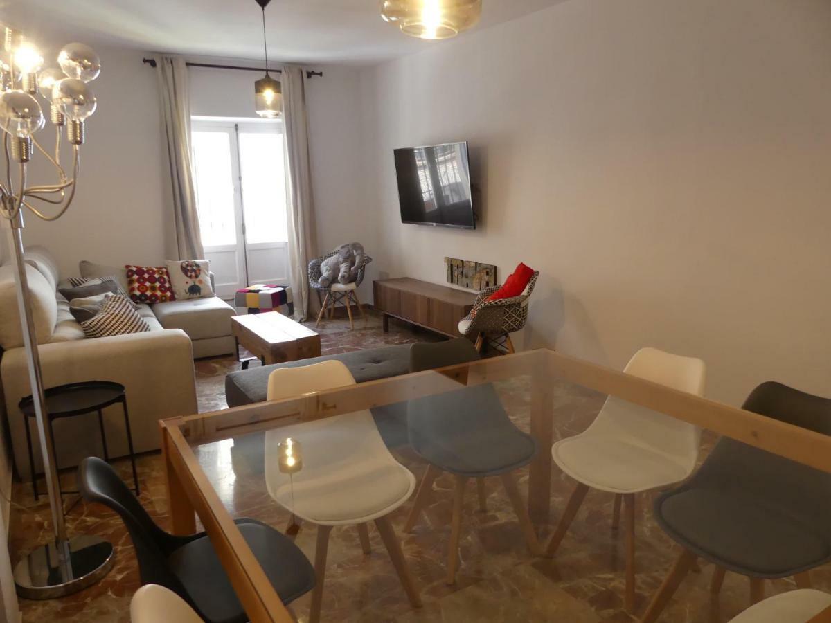 Gatu Premium Villa Aramburu, " Preferente Mayores De 25 Anos Y Familias " إل بويرتو دي سانتا ماريا المظهر الخارجي الصورة