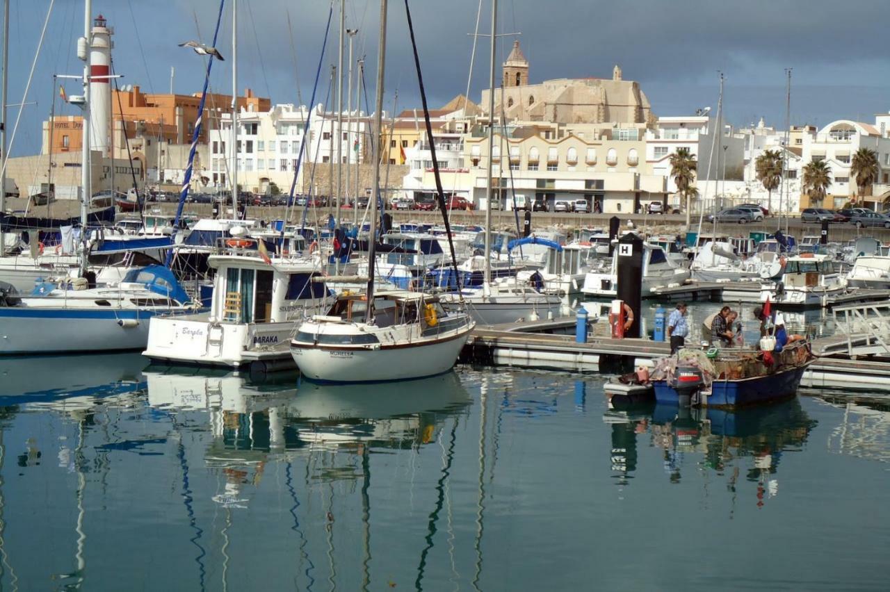 Gatu Premium Villa Aramburu, " Preferente Mayores De 25 Anos Y Familias " إل بويرتو دي سانتا ماريا المظهر الخارجي الصورة