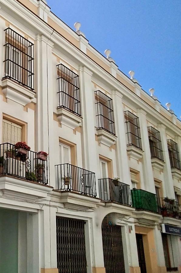 Gatu Premium Villa Aramburu, " Preferente Mayores De 25 Anos Y Familias " إل بويرتو دي سانتا ماريا المظهر الخارجي الصورة