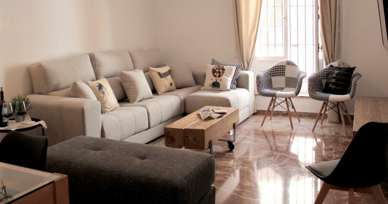 Gatu Premium Villa Aramburu, " Preferente Mayores De 25 Anos Y Familias " إل بويرتو دي سانتا ماريا المظهر الخارجي الصورة