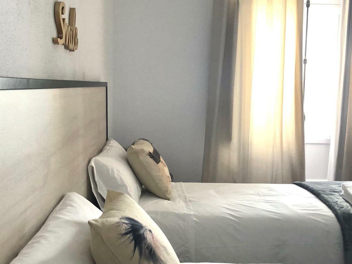 Gatu Premium Villa Aramburu, " Preferente Mayores De 25 Anos Y Familias " إل بويرتو دي سانتا ماريا المظهر الخارجي الصورة