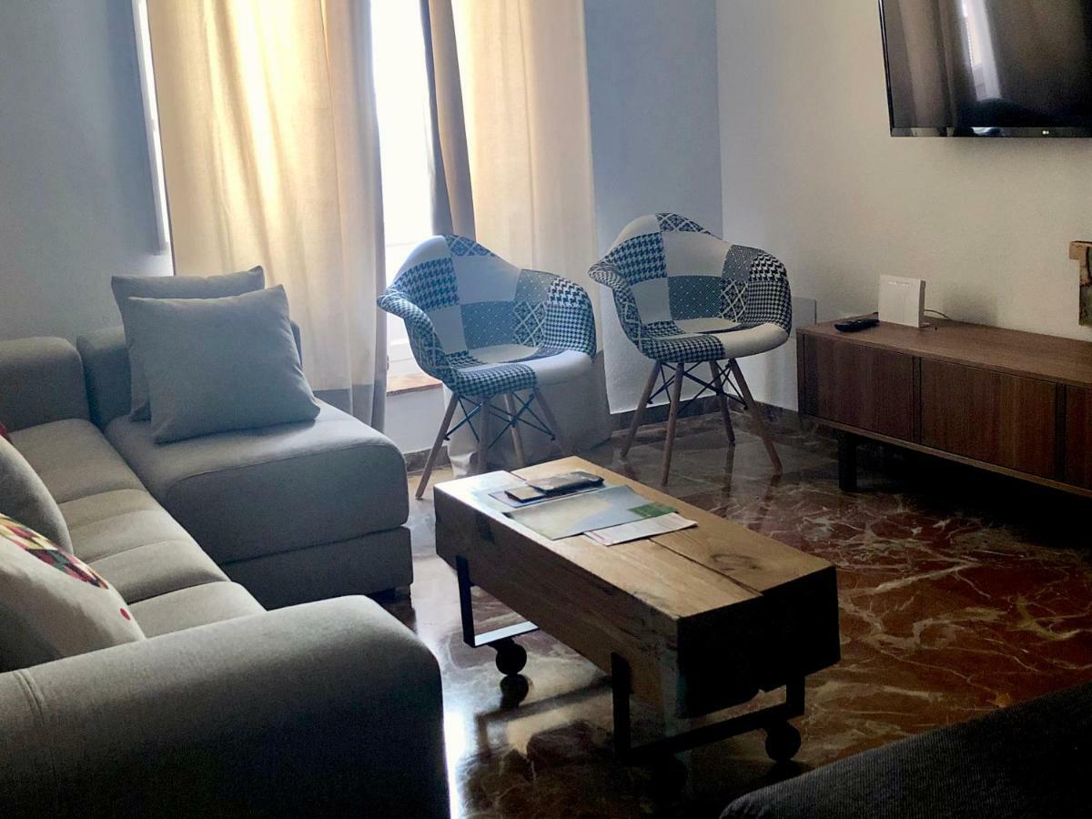 Gatu Premium Villa Aramburu, " Preferente Mayores De 25 Anos Y Familias " إل بويرتو دي سانتا ماريا المظهر الخارجي الصورة