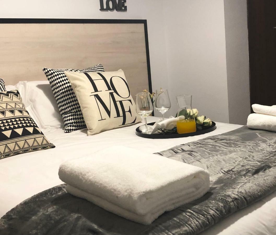 Gatu Premium Villa Aramburu, " Preferente Mayores De 25 Anos Y Familias " إل بويرتو دي سانتا ماريا المظهر الخارجي الصورة