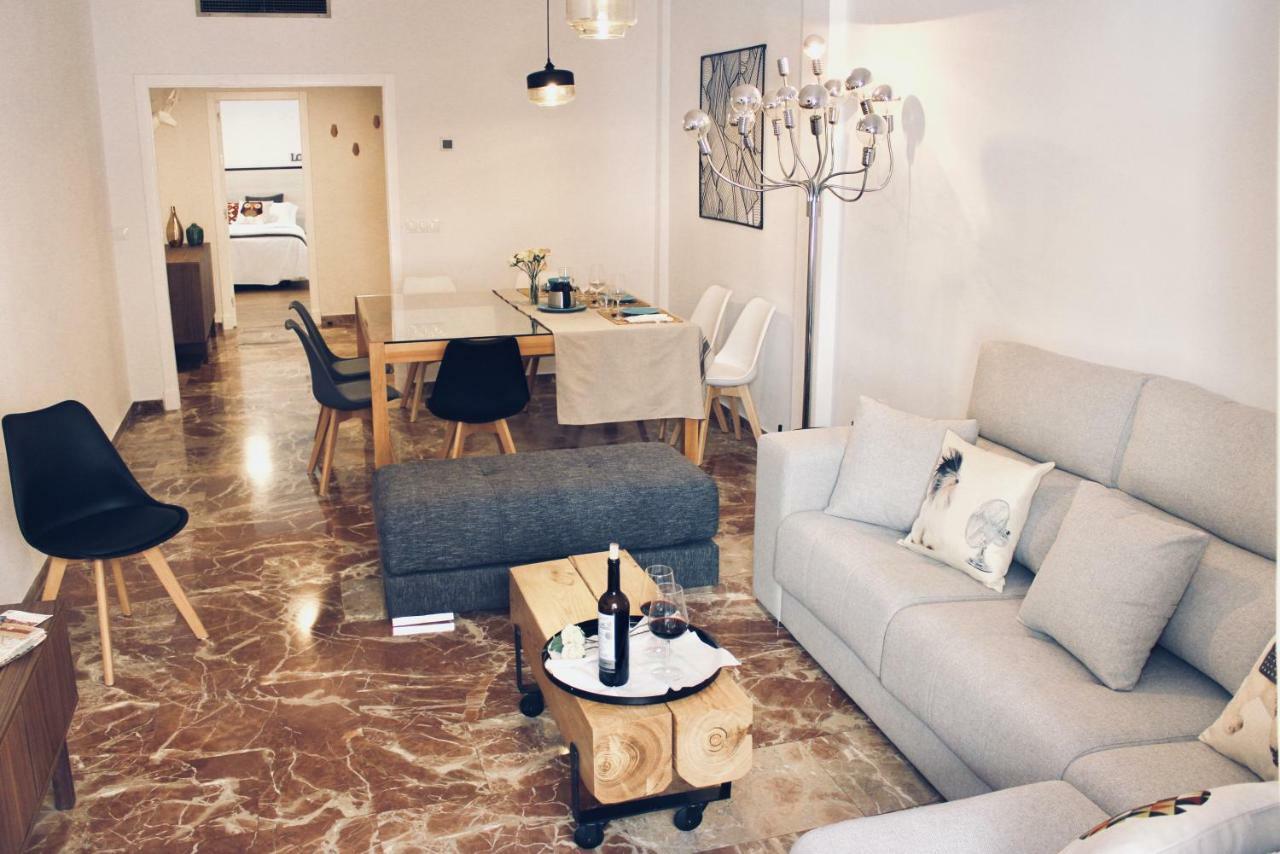 Gatu Premium Villa Aramburu, " Preferente Mayores De 25 Anos Y Familias " إل بويرتو دي سانتا ماريا المظهر الخارجي الصورة