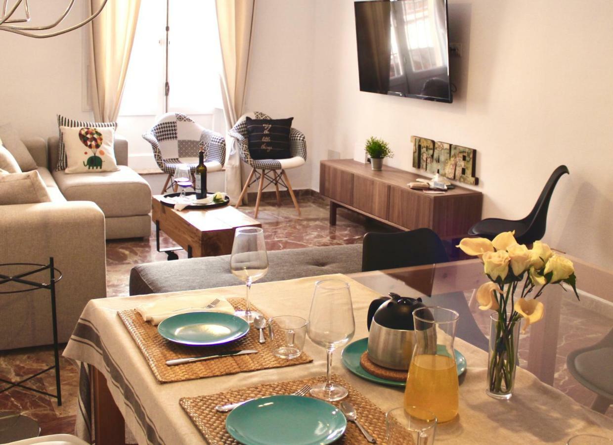 Gatu Premium Villa Aramburu, " Preferente Mayores De 25 Anos Y Familias " إل بويرتو دي سانتا ماريا المظهر الخارجي الصورة